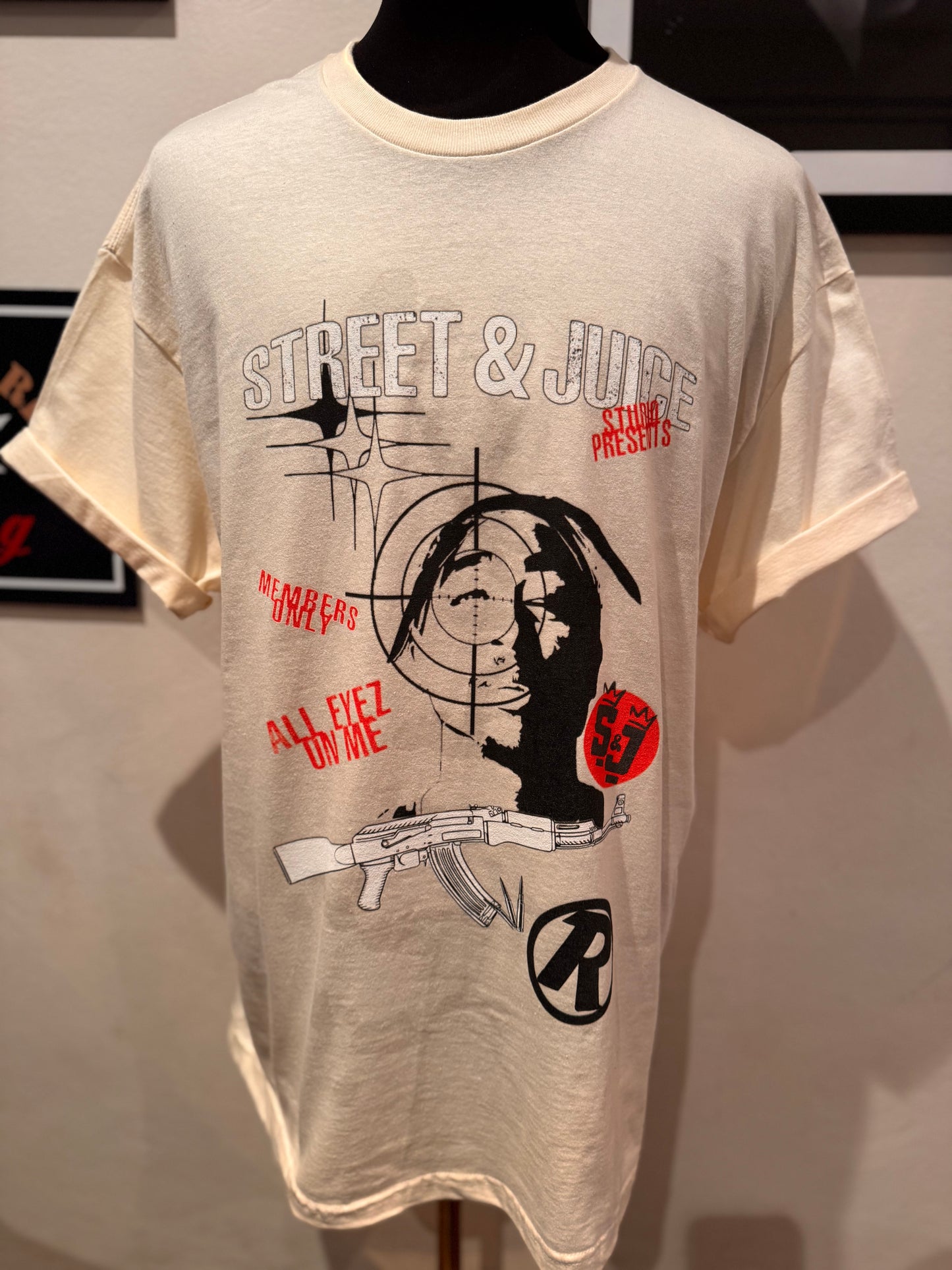 Street & Juice 2pac “All Eyez On Me” 100% Cotton Cream Chest Logo T Shirt