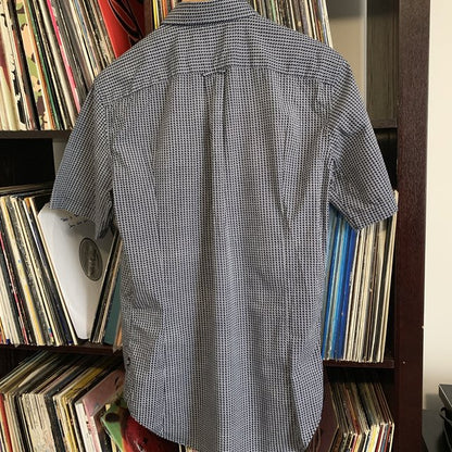 Nautica Short Sleeve Summer Shirt Size Small will fit Medium